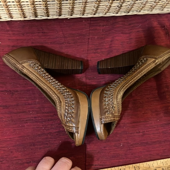 American eagle 4” heel open tie basket weave shoes - Picture 8 of 12